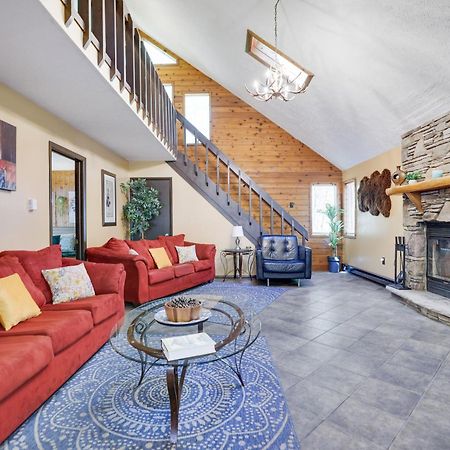 Chalet Renovated Near Casino, Camelback , Kalahari 4Bdrms Firepit Hot Tub Game Room Tobyhanna エクステリア 写真