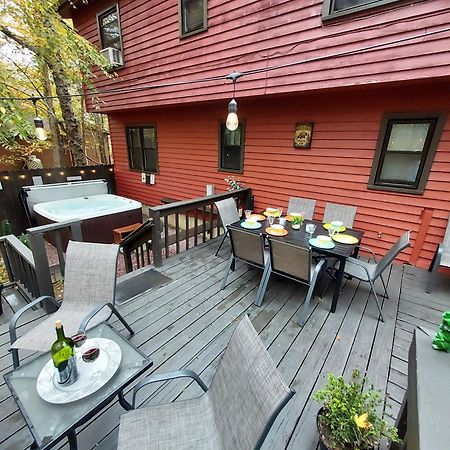 Chalet Renovated Near Casino, Camelback , Kalahari 4Bdrms Firepit Hot Tub Game Room Tobyhanna エクステリア 写真