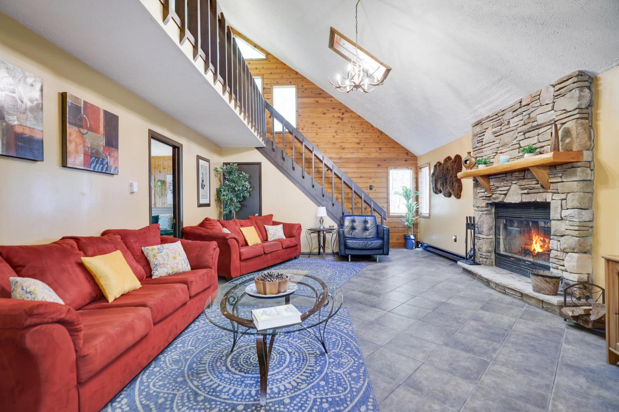 Chalet Renovated Near Casino, Camelback , Kalahari 4Bdrms Firepit Hot Tub Game Room Tobyhanna エクステリア 写真