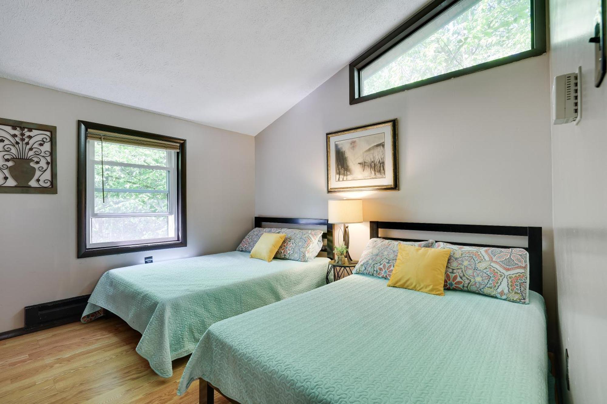 Chalet Renovated Near Casino, Camelback , Kalahari 4Bdrms Firepit Hot Tub Game Room Tobyhanna エクステリア 写真