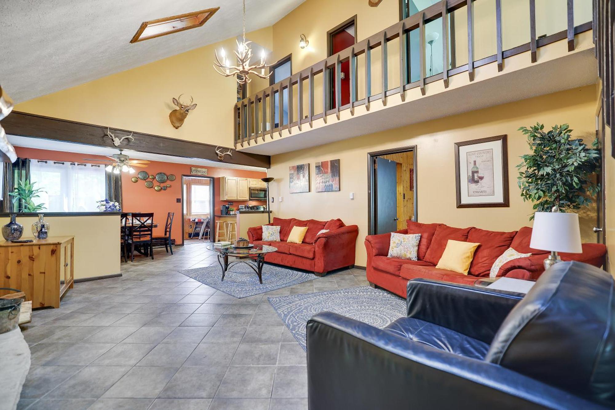 Chalet Renovated Near Casino, Camelback , Kalahari 4Bdrms Firepit Hot Tub Game Room Tobyhanna エクステリア 写真